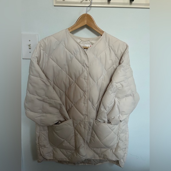 Uniqlo Jackets & Blazers - Uniqlo Women's Beige Quilted Puffer Jacket